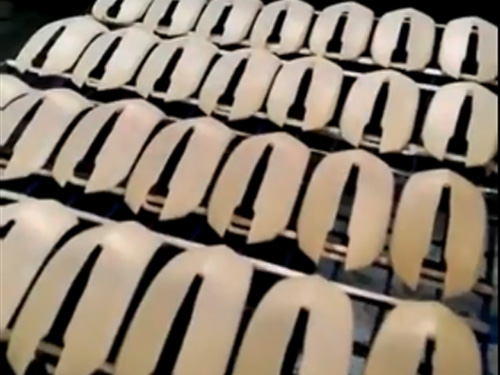 五轴四喷盘往复机--塑胶鼠标自动喷涂