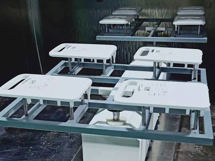 东北大连纪总平板电脑外壳喷漆-数控往复机