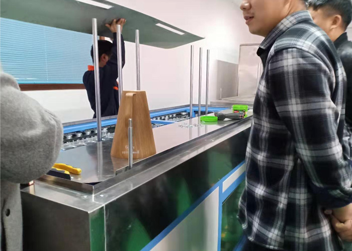 水壶厂颜总来访参观小形喷漆线