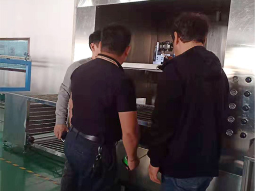 韩国釜山客户来厂参观考察- - 钓鱼勾 浮标喷漆机