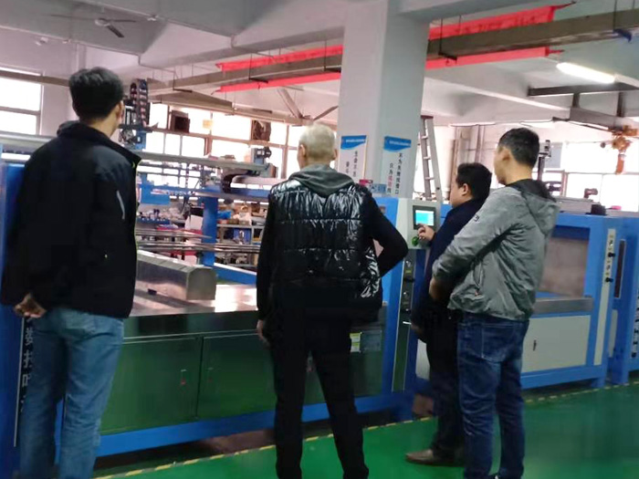 陶瓷产品张总来访试喷打样