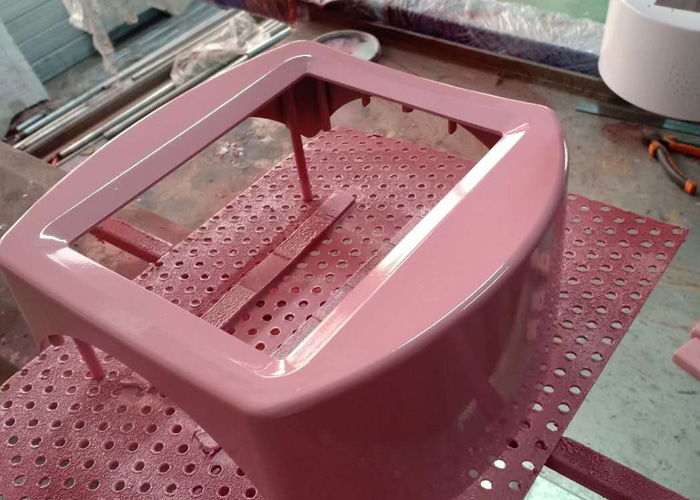 五轴往复机多边形美容仪外壳喷涂