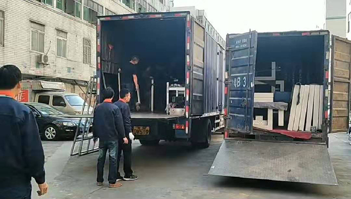 东莞硅胶手表自动喷油线发货现场