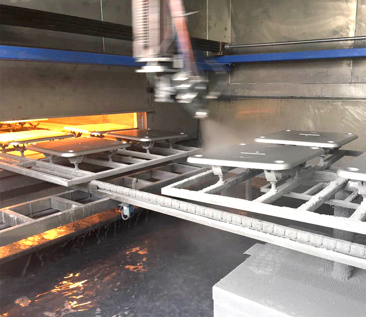 往复机在线跟踪喷涂--电脑外壳喷油