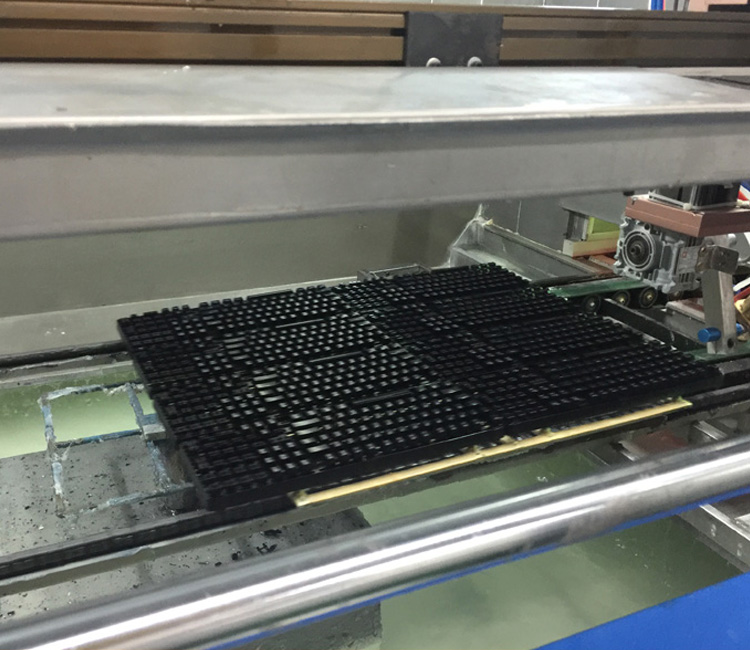 在线跟踪喷涂-键盘自动喷油线